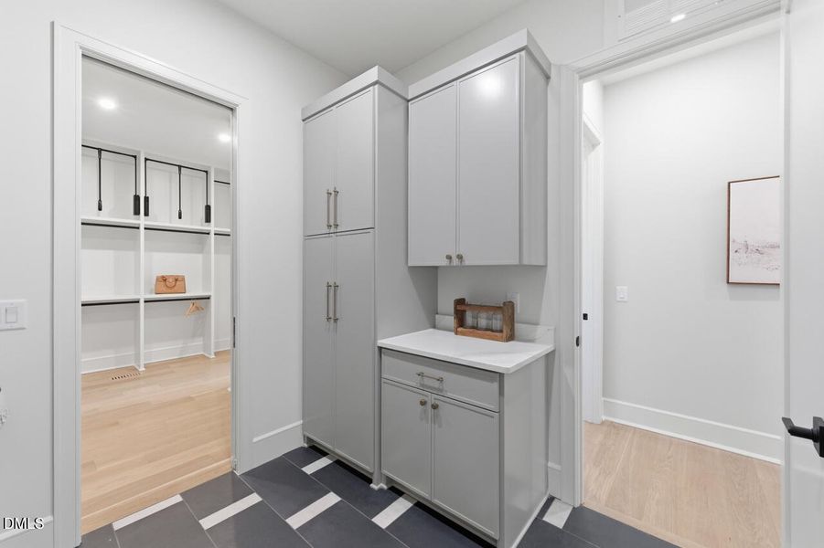 5856 Carriage Gate-46