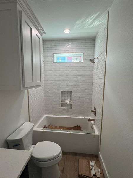 Furnished interior view inside a new home in , Bolivar Peninsula (Image 3).