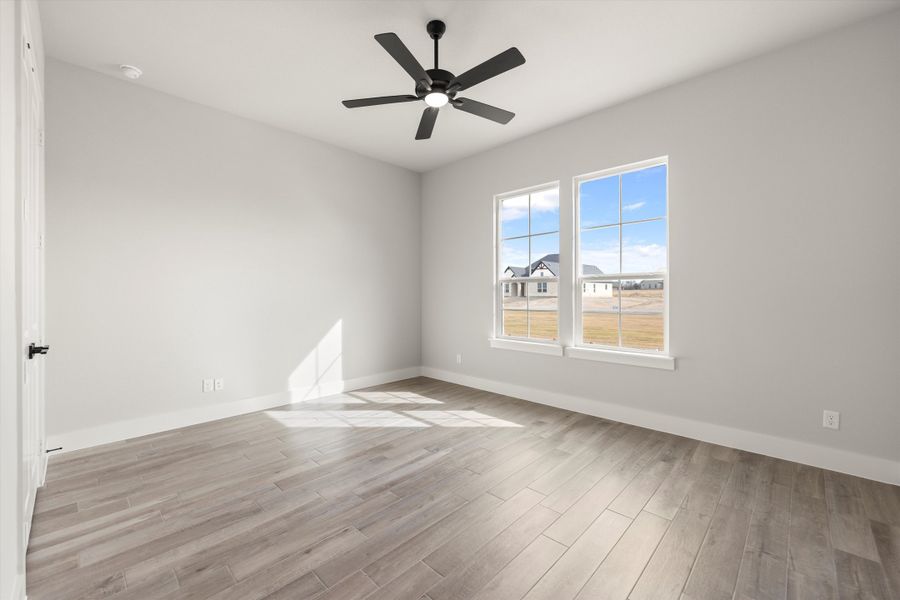 Spacious, unfurnished interior of a new home in Eagle Ridge Estates, Weatherford (Image 20).