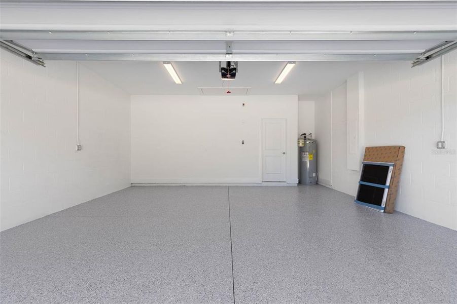 Spacious, unfurnished interior of a new home in , Palm Coast (Image 21).