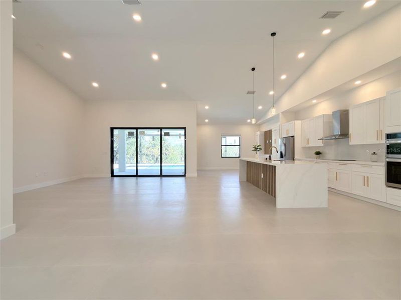 Spacious, unfurnished interior of a new home in , Port Charlotte (Image 41).