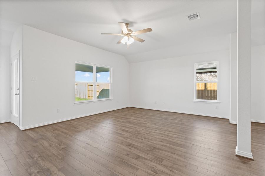 Spacious, unfurnished interior of a new home in Oakwood Estates, Waller (Image 15). Spacious, unfurnished interior of a new home in Oakwood Estates, Waller (Image 15).