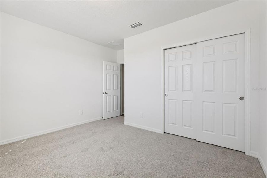 Spacious, unfurnished interior of a new home in The Reserve at Twin Lakes, St. Cloud (Image 41).