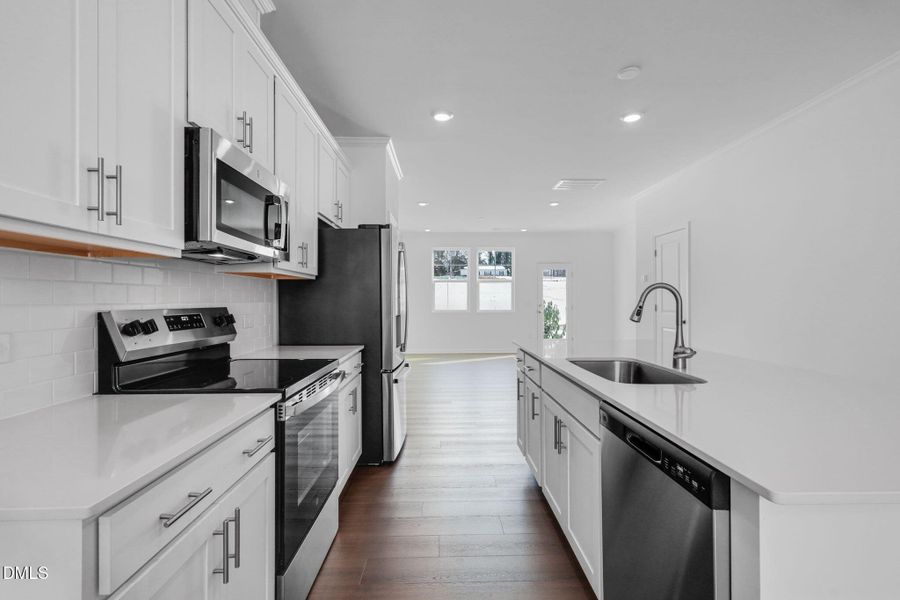 SUN_ElmGrove_Pic_Jackson_QMI_17_Kitchen_