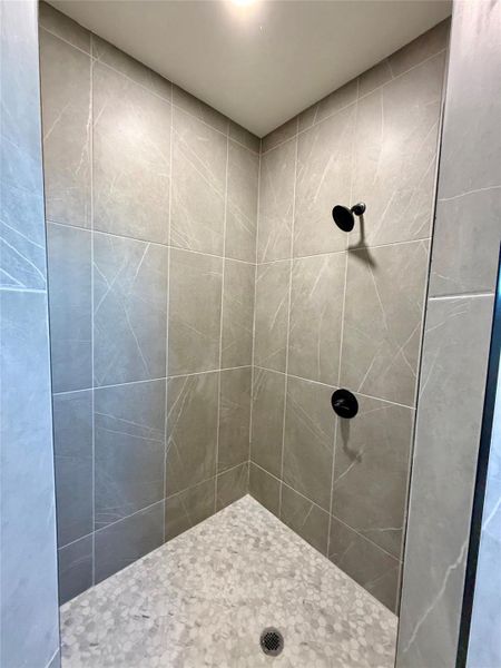 Close-up of interior finishes inside a home in , Salado (Image 8).