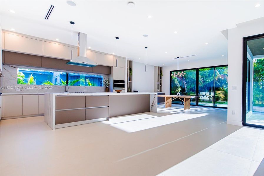 Furnished interior view inside a new home in , Fort Lauderdale (Image 39).