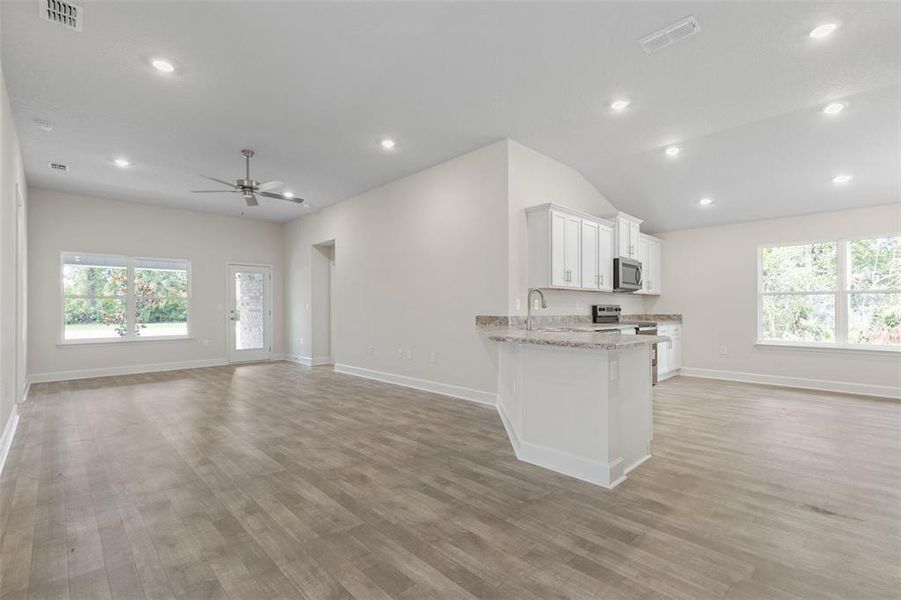 Spacious, unfurnished interior of a new home in Palm Coast, Palm Coast (Image 28).