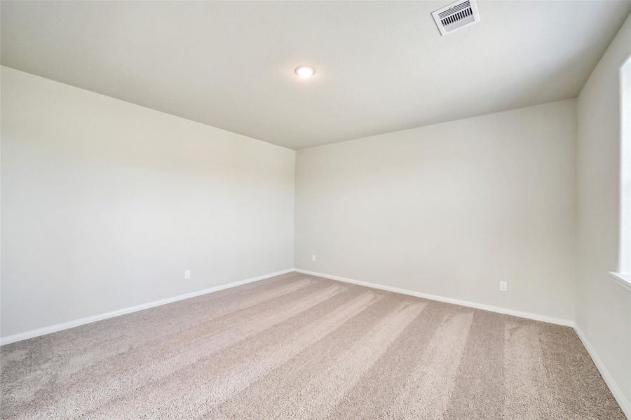 Spacious, unfurnished interior of a new home in Anderson Lake, Houston (Image 28).