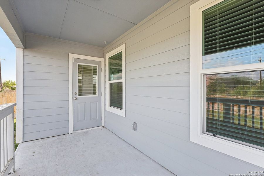 Exterior details and patio area of a home in Solana Ridge, San Antonio (Image 3). Exterior details and patio area of a home in Solana Ridge, San Antonio (Image 3).