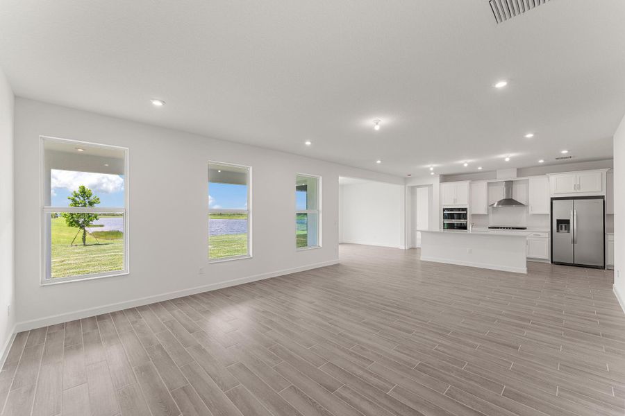 Spacious, unfurnished interior of a new home in Tradition - Kenley, Port St. Lucie (Image 11).
