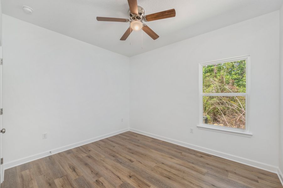 Representative unfurnished interior of a home built from the Franklin by CJL Homes in McCarthy Estates, Defuniak Springs (Image 25).
