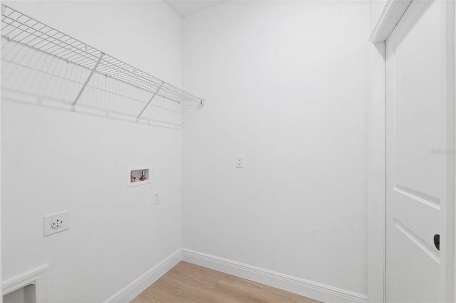 Spacious, unfurnished interior of a new home in , Ocala (Image 30).