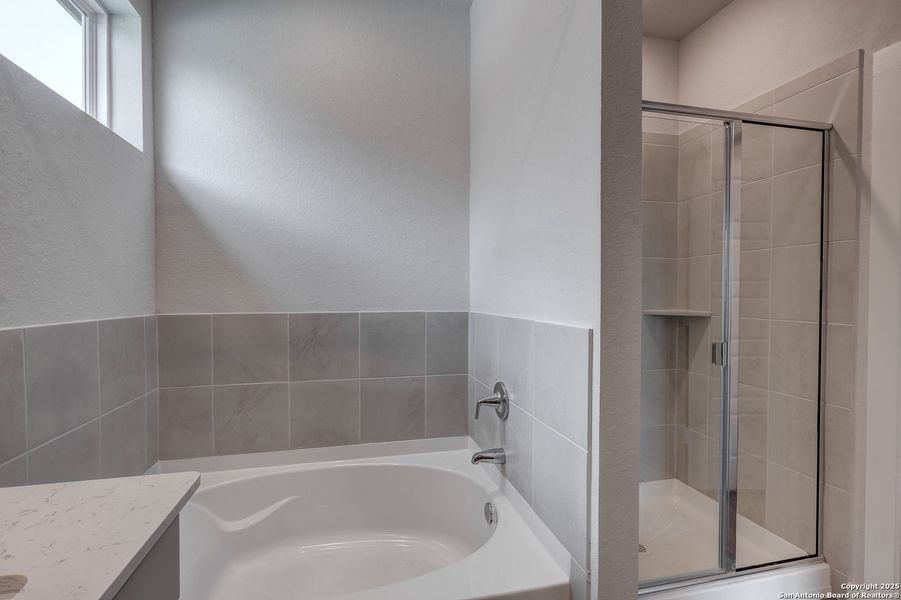 Furnished interior view inside a new home in Cinco Lakes, San Antonio (Image 8).