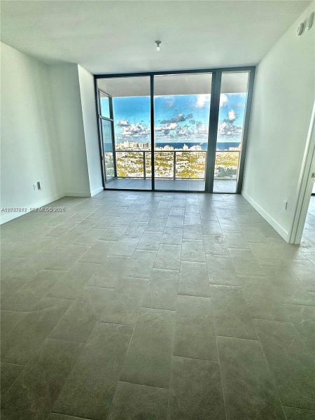Spacious, unfurnished interior of a new home in , Miami Beach (Image 4). Spacious, unfurnished interior of a new home in , Miami Beach (Image 4).