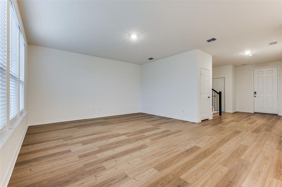Spacious, unfurnished interior of a new home in Eagle Creek, Denton (Image 22). Spacious, unfurnished interior of a new home in Eagle Creek, Denton (Image 22).