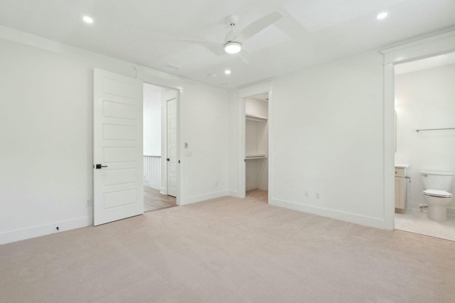 Spacious, unfurnished interior of a new home in , Johns Island (Image 47).