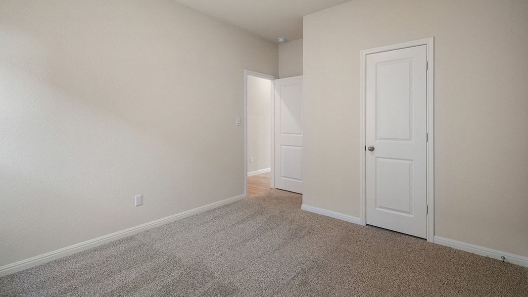 Spacious, unfurnished interior of a new home in Thunder Rock, Marble Falls (Image 22).