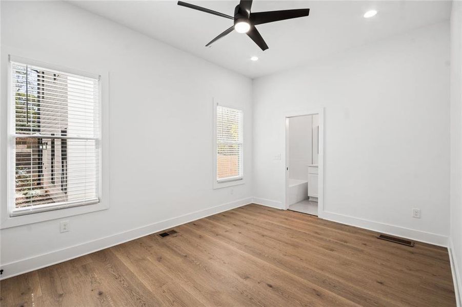 Spacious, unfurnished interior of a new home in , Atlanta (Image 38).