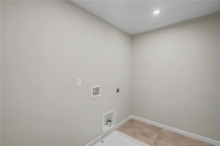 Spacious, unfurnished interior of a new home in Crossvine Estates, Braselton (Image 28).
