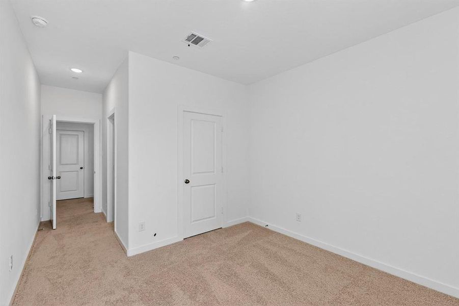 Spacious, unfurnished interior of a new home in Solterra Texas, Mesquite (Image 22).