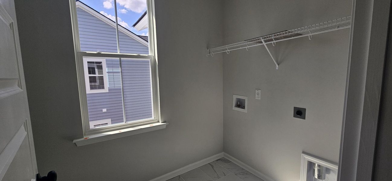 Spacious, unfurnished interior of a new home in , Summerville (Image 13).