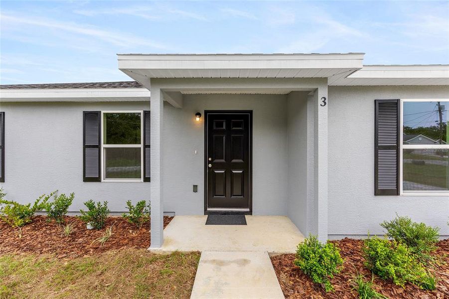 Exterior details and patio area of a home in , Ocala (Image 16).