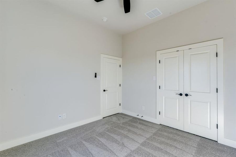 Spacious, unfurnished interior of a new home in The Ranches At Valley View, Reno (Image 20).
