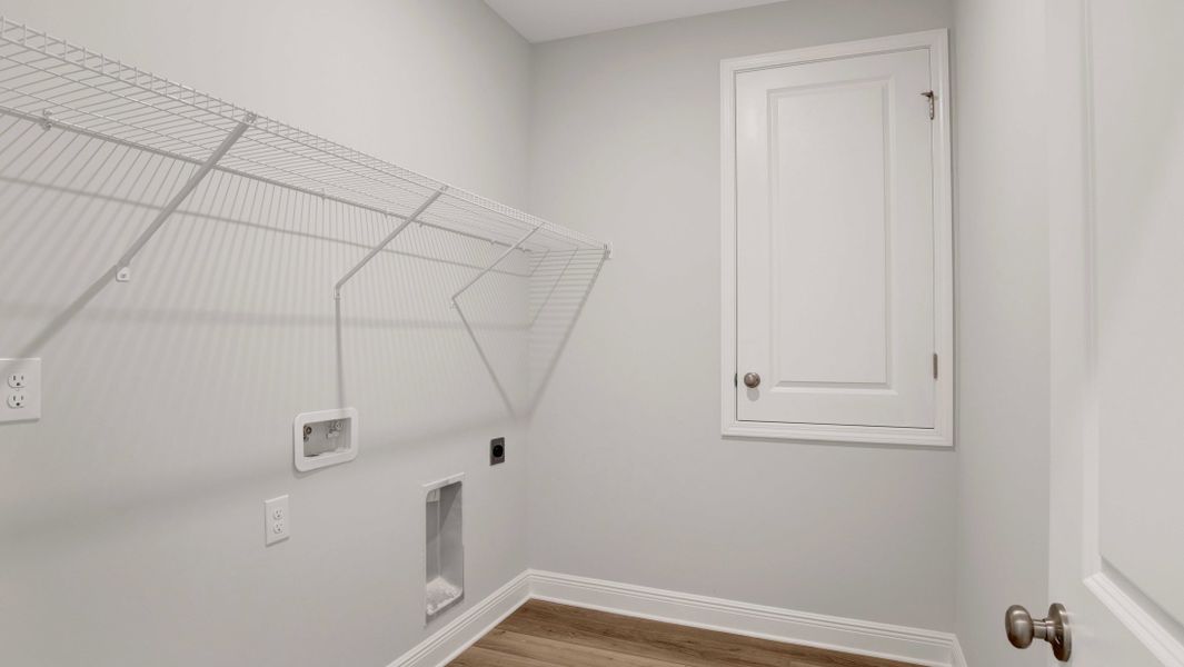 Representative unfurnished interior of a home built from the Drexel by Maronda Homes in Bellview Pointe, Bellview (Image 25).