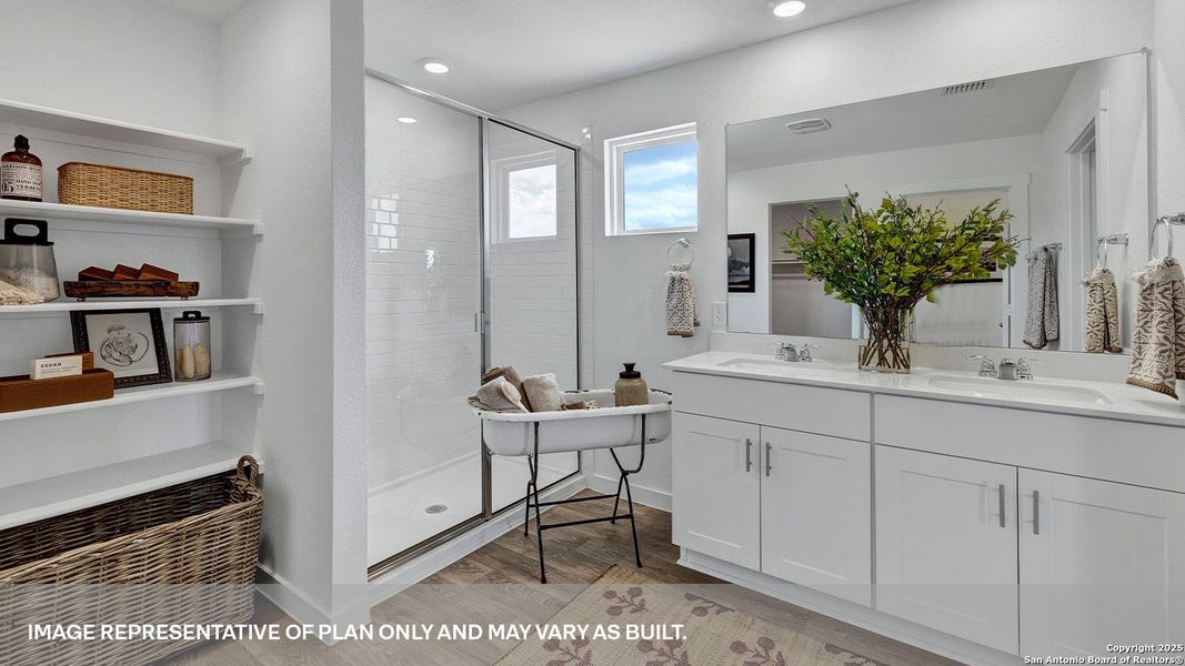 Furnished interior view inside a new home in Sonoma Oaks, Fredericksburg (Image 29).