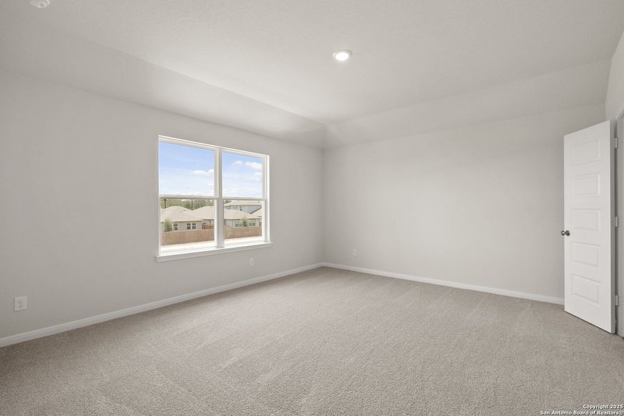 Spacious, unfurnished interior of a new home in Abbott Place, St. Hedwig (Image 12).