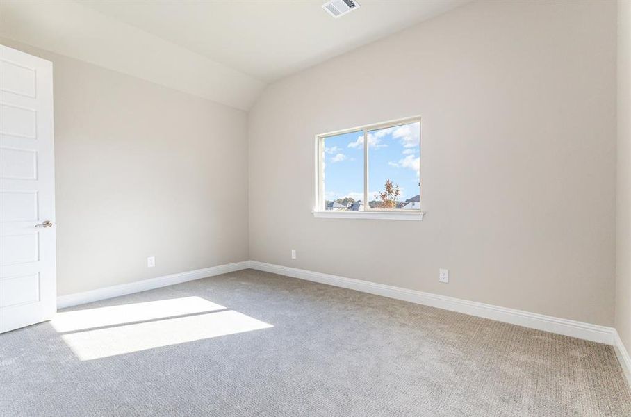 Spacious, unfurnished interior of a new home in Ten Mile Creek Estates, DeSoto (Image 30).