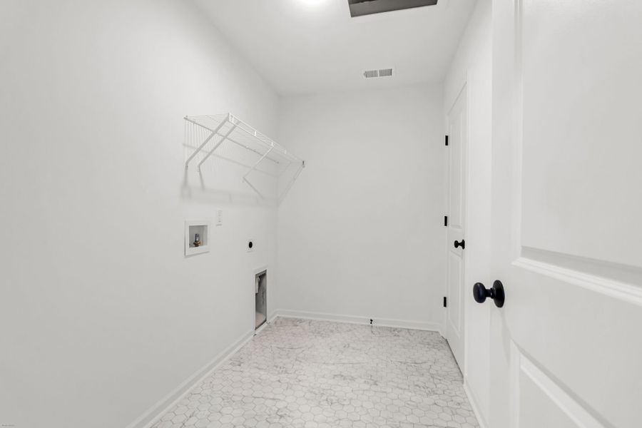 Spacious, unfurnished interior of a new home in Homecoming, Ravenel (Image 20).