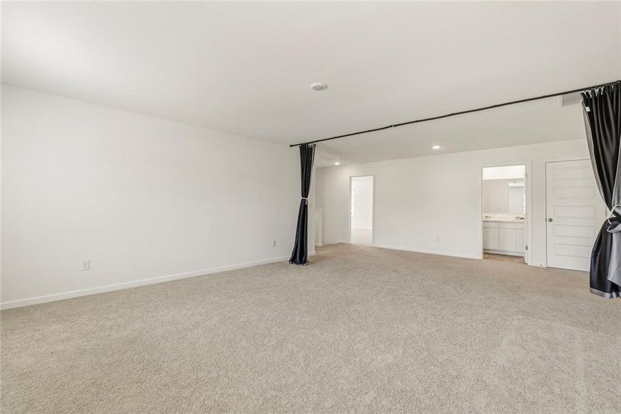 Spacious, unfurnished interior of a new home in Bridle Creek, Locust Grove (Image 20). Spacious, unfurnished interior of a new home in Bridle Creek, Locust Grove (Image 20).
