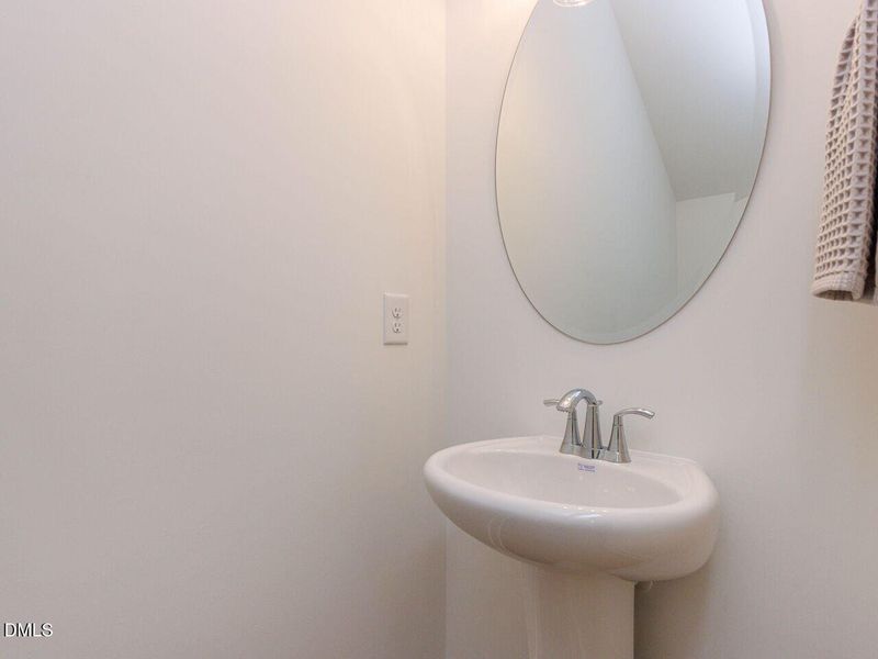 019-1280x960-half-bath 019-1280x960-half-bath