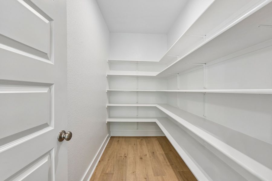 Spacious, unfurnished interior of a new home in Sauls Ranch, Round Rock (Image 19).