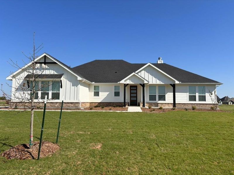 Image 12 of a home in Fairview Meadows.
