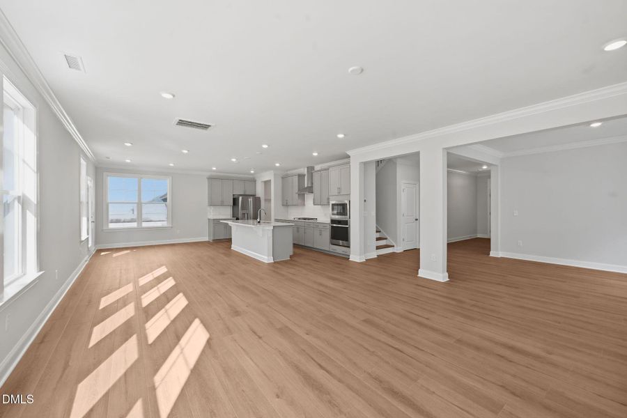 SUN_ShawRidge_Pic_EastmanIII_QMI_15_Grea