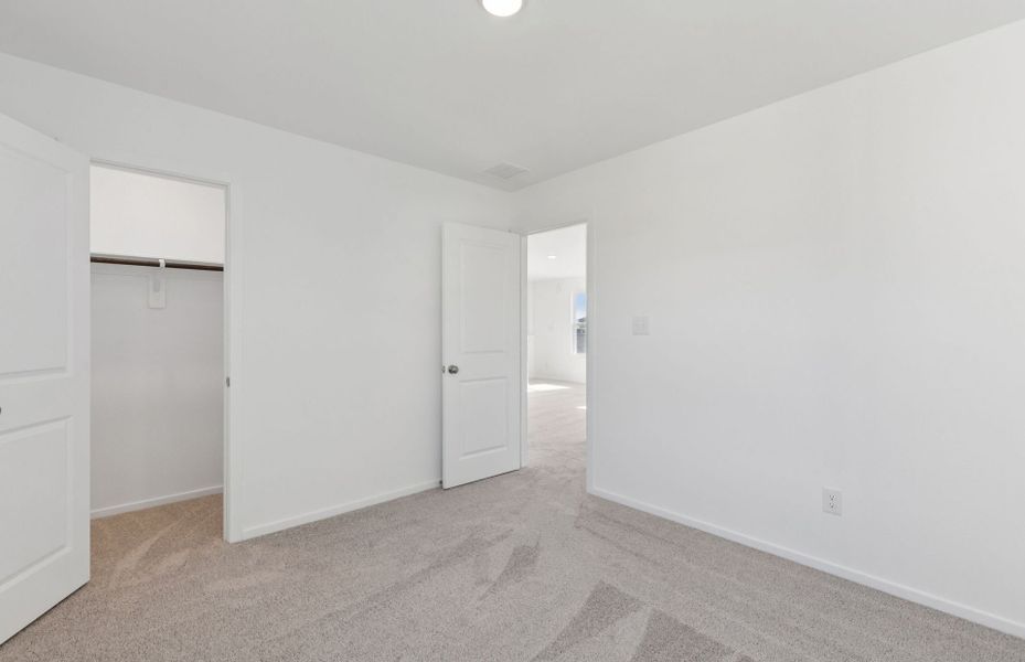 Spacious, unfurnished interior of a new home in Montgomery Bend, Montgomery (Image 26).