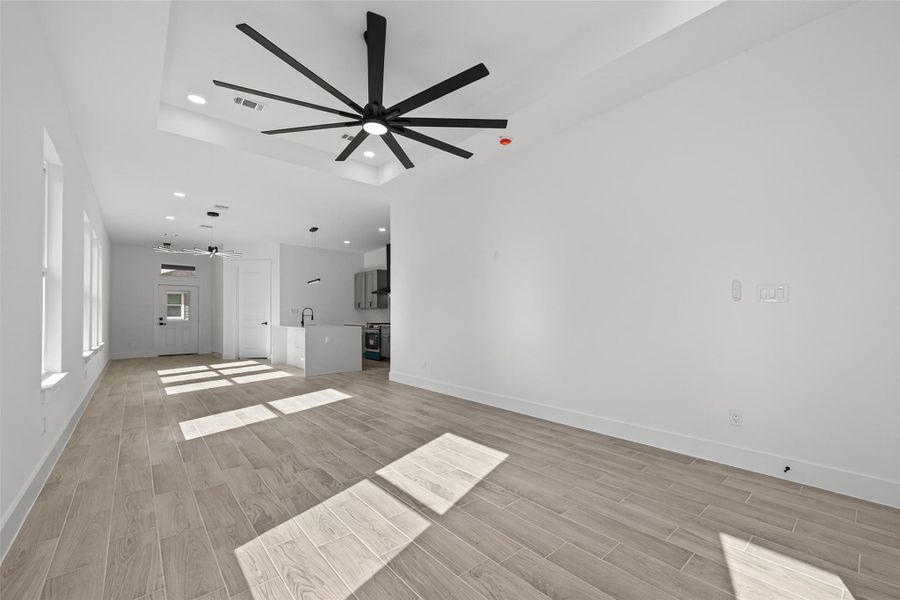 Spacious, unfurnished interior of a new home in , Dayton (Image 12).