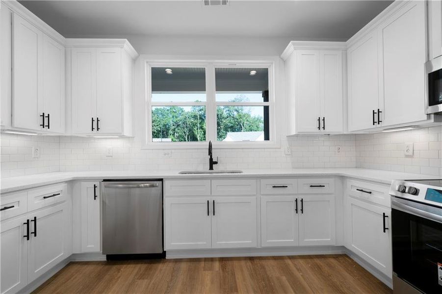 Furnished interior view inside a new home in , Dallas (Image 6).