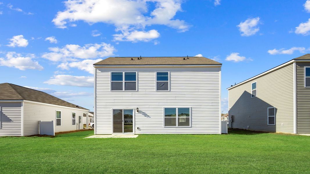 Exterior details and patio area of a home in Rice Hope, Port Wentworth (Image 3).