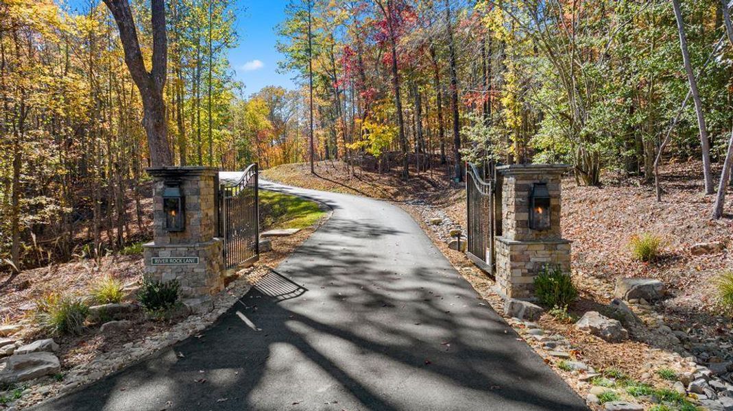 Image 4 of a home in .