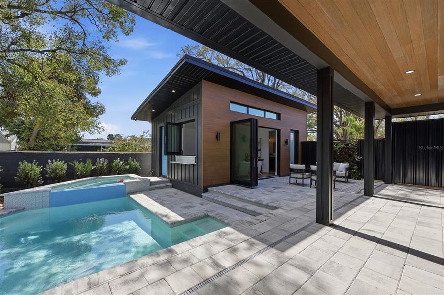 Exterior details and patio area of a home in , Tampa (Image 3).