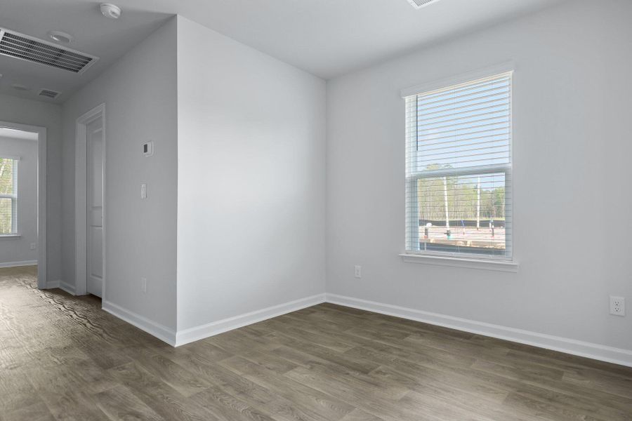 Spacious, unfurnished interior of a new home in The Timbers, Harleyville (Image 13).