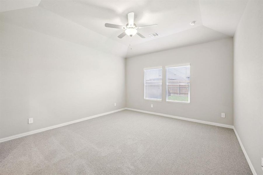 Photo is not of the actual home, but is an inspirational photo of builder’s model home and may depict options, furnishings, and/or decorator features that are not included. Photo is not of the actual home, but is an inspirational photo of builder’s model home and may depict options, furnishings, and/or decorator features that are not included.