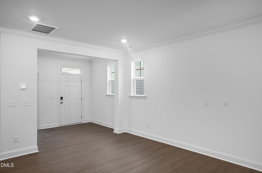 SUN_Stoneriver_Pic_Waterbury_Foyer_2of2