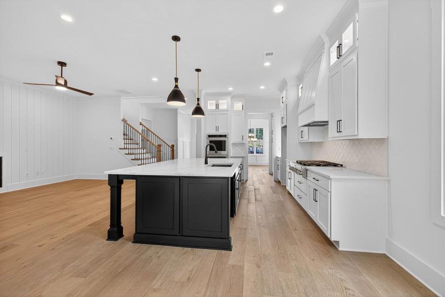 Furnished interior view inside a new home in Livingstone Park, Kennesaw (Image 8).