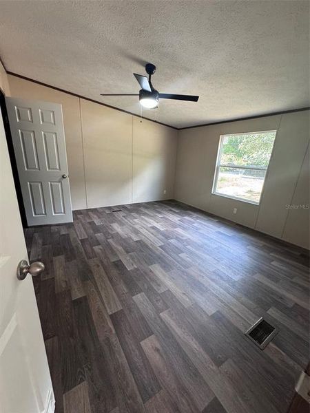 Spacious, unfurnished interior of a new home in , Ocala (Image 12).
