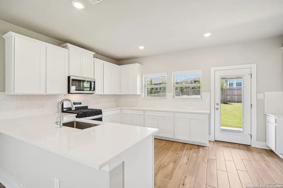 Furnished interior view inside a new home in Comanche Ridge, San Antonio (Image 5). Furnished interior view inside a new home in Comanche Ridge, San Antonio (Image 5).
