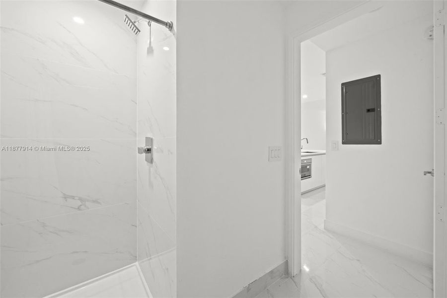 Spacious, unfurnished interior of a new home in Aria Reserve, Miami (Image 19). Spacious, unfurnished interior of a new home in Aria Reserve, Miami (Image 19).